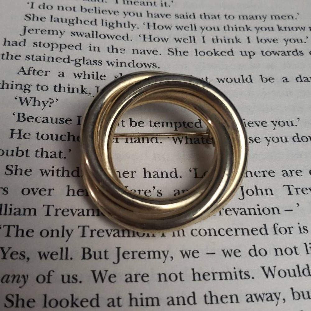 Vintage Twisted Gold Circle Brooche‎ - Picture 2 of 8